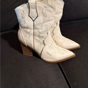 MIA Cream Western Heeled Boots